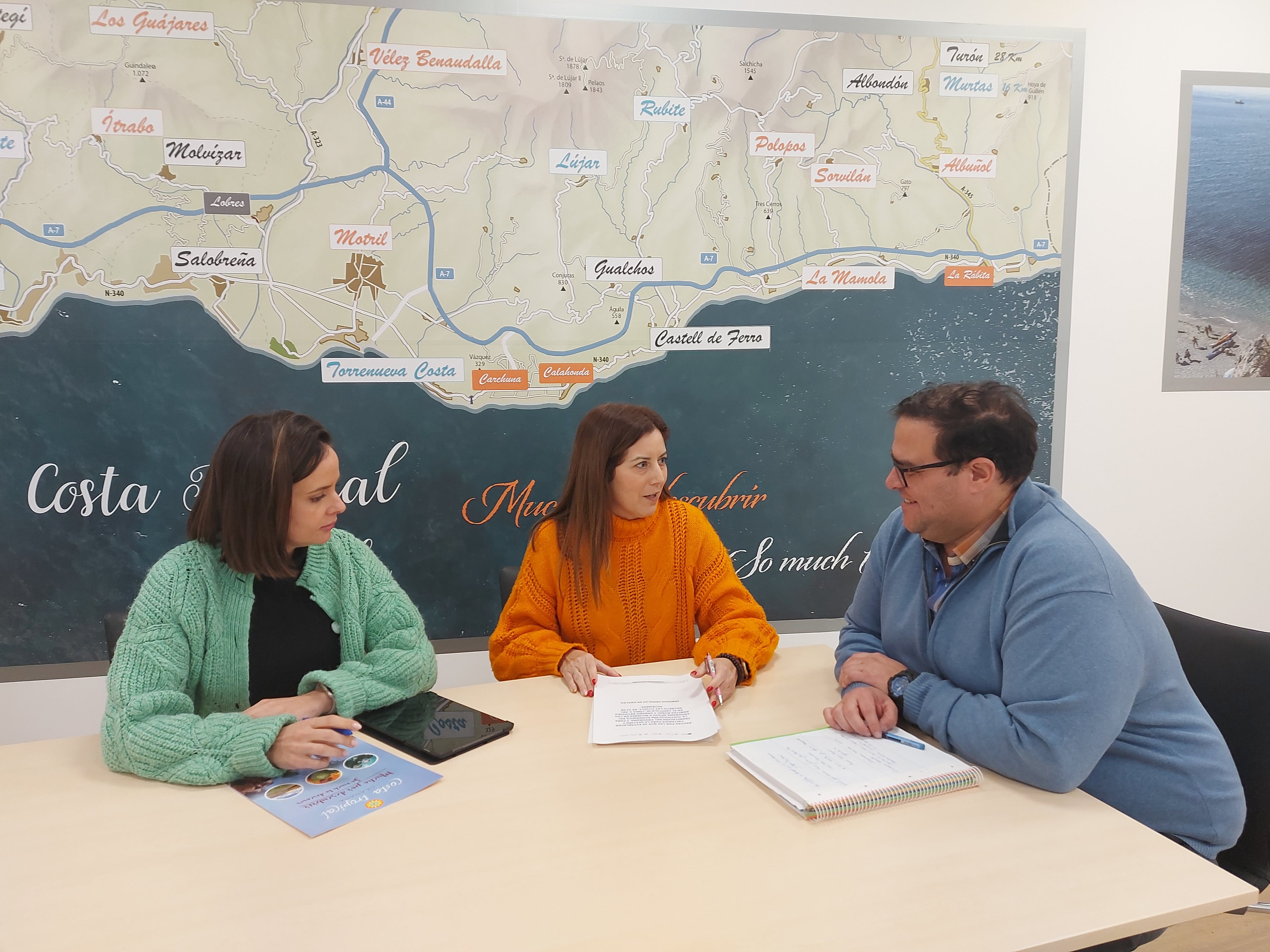 Eva García es desde hoy orientadora de apoyo a mujeres en los ámbitos rural y urbano de La Mancomunidad de la Costa Tropical
